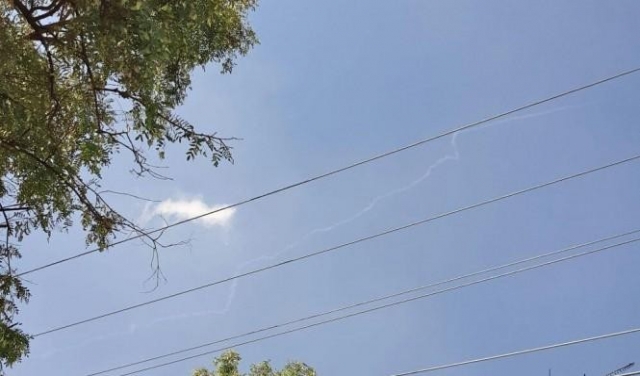 صاروخ باتريوت إسرائيلي يعترض طائرة مسيرة في سماء صفد