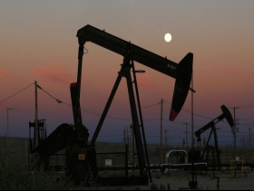 تراجُع أسعار النفط بفعل احتمال زيادة الإمدادات