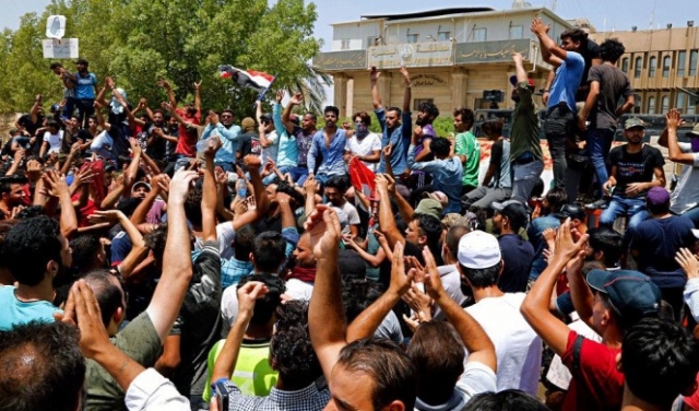 العراق: تصاعد الاحتجاجات في الجنوب والشرطة تقمع المحتجين