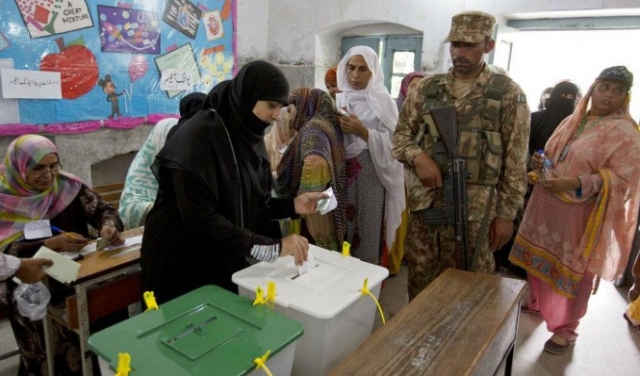 الانتخابات الباكستانية: مقتل 28 وإصابة 35 في هجوم انتحاري