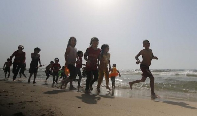 أطفال غزّة والبحر