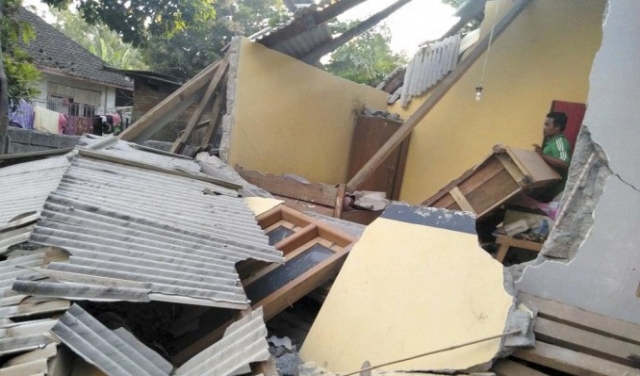 أندونيسيا: 14 قتيلا على الأقل في زلزال قويّ ضرب إحدى الجُزُر