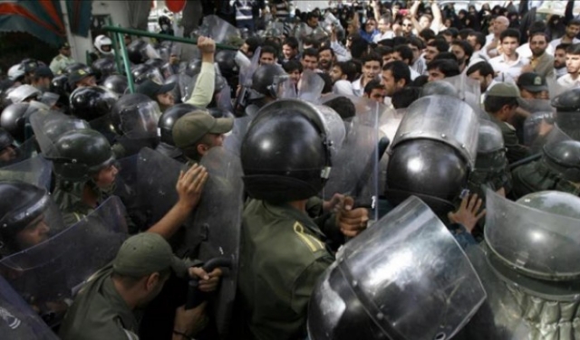 احتجاجات إيران تصل إلى العاصمة طهران