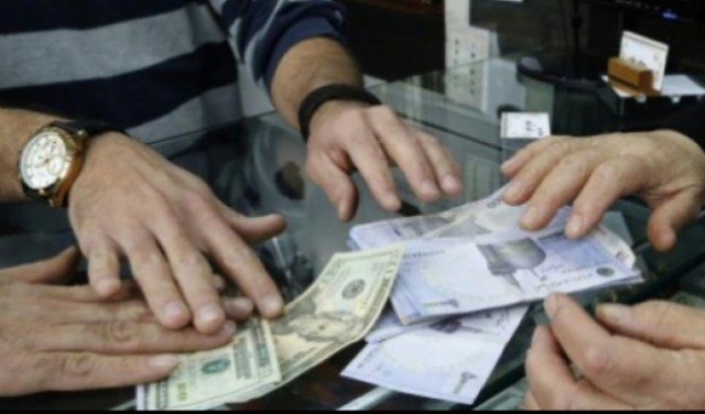 إيران: اعتقال مسؤول العملات الأجنبية في المصرف المركزي