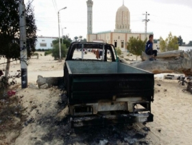 سيناء: القبض على "سفاح داعش" ومقتل ضابط بانفجار