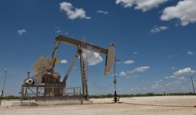 ارتفاعُ النفط بفعل انخفاض المخزون الأميركي واقتراب عقوبات إيران
