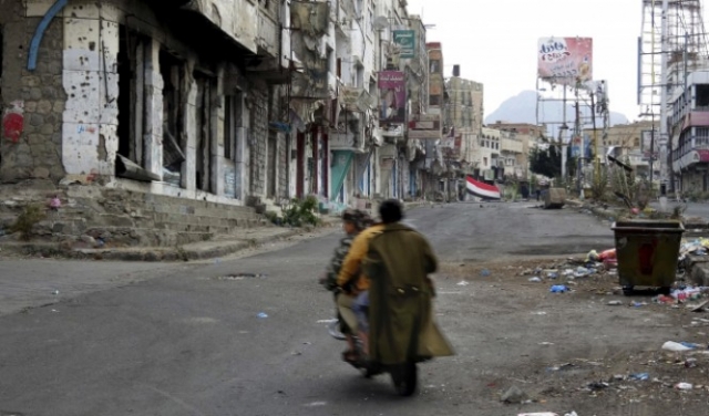 أحد ويلات الحرب انهيار العملة اليمنية فيها