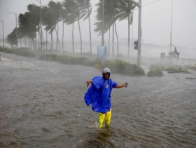 الإعصار مانغكوت يضرب جنوب الصين بعد أن قتل 36 بالفلبين