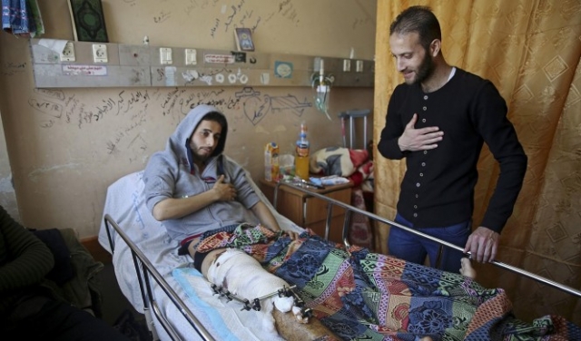 أزمة الوقود تهدد بوقف خدمات مجمع الشفاء الطبي بغزة