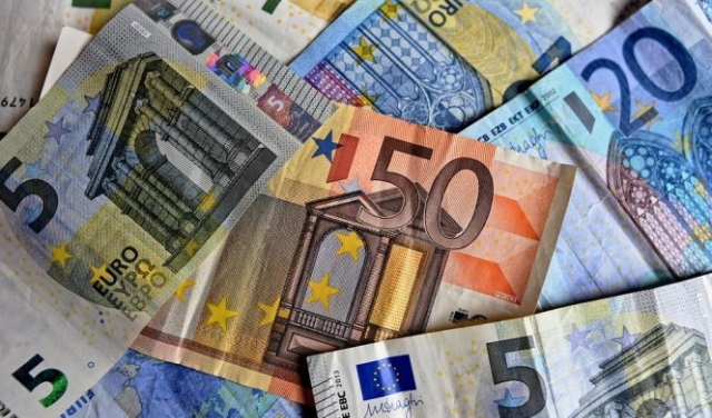 طرح أوراق جديدة فئة 100 و200 يورو قريبًا 