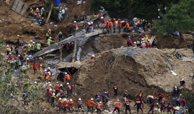 ارتفاع حصيلة ضحايا الإعصار مانكوت إلى 81 وعشرات المفقودين