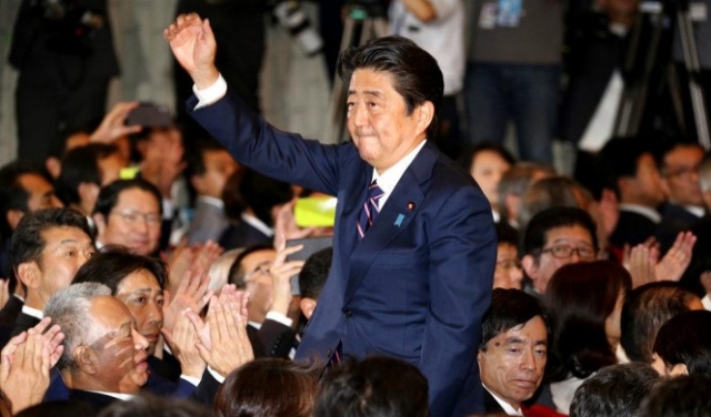 الحزب الحاكم يجدد ثقته برئيس الوزراء الياباني لولاية ثالثة