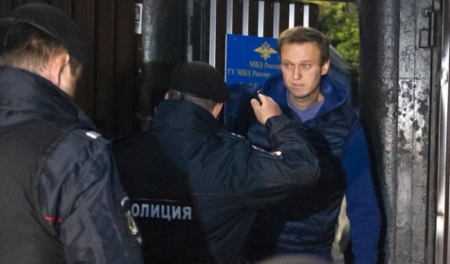 روسيا: اعتقال المعارض نافالني فور خروجه من السجن 