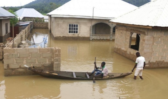 مصرع 200 شخص غرقا جراء الفيضانات في نيجيريا  