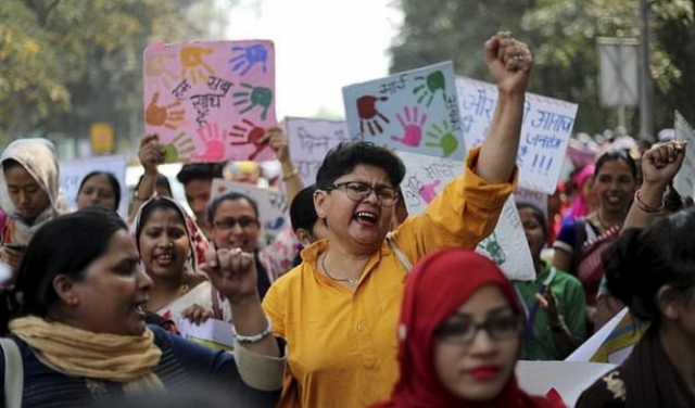 الهند تلغي قانون تجريم الزنا وتنتصر للمرأة!