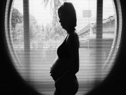 الحمل والولادة والأمومة تقصر عمر المرأة 11 عامًا
