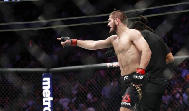 فيديو: محمدوف يتوّج بلقب UFC للوزن الخفيف