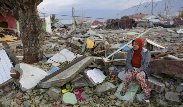 1763 قتيلا بزلزال إندونيسيا و5 آلاف شخص بعداد المفقودين