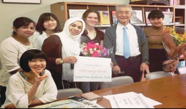 طبيبة عُمانية ضمن فريق الطبيب الياباني الحائز على نوبل
