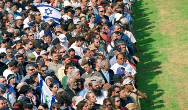 استطلاع: غالبية إسرائيلية تؤيد تبكير انتخابات الكنيست