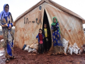 الشتاء بالنسبة للنازحين بإدلب: "الموت أهون من العيش في المخيم"