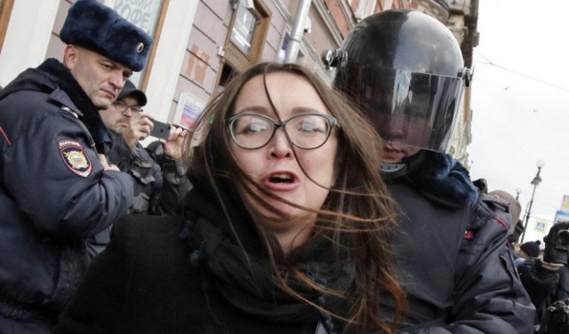 روسيا: اعتقال عشرات المحتجّين على قمع الحكومة 