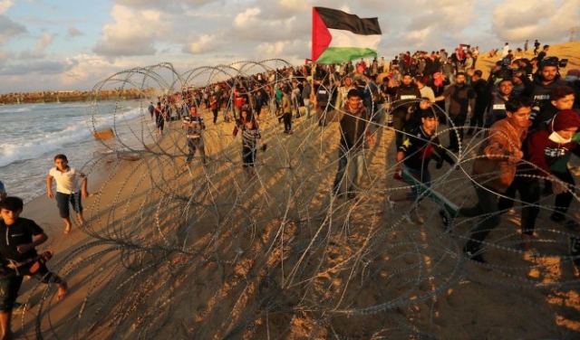 غزّة: إصاباتٌ باعتداء الاحتلال على المسير البحريّ الـ15