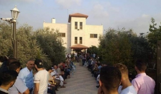 طولكرم: قوات الاحتلال تحاصر منزل عائلة نعالوة 