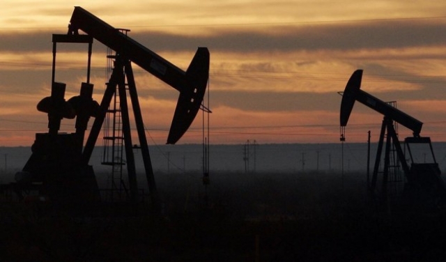 هبوط أسعار النفط بعد الإعفاءات الأميركية من العقوبات الإيرانية