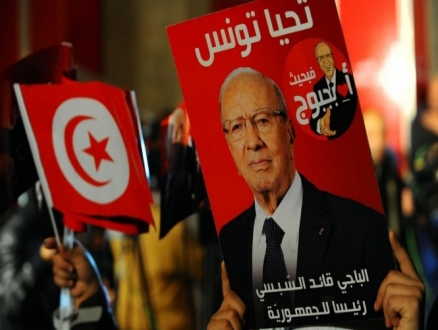 "نداء تونس" يطالب وزراءه بالانسحاب من الحكومة