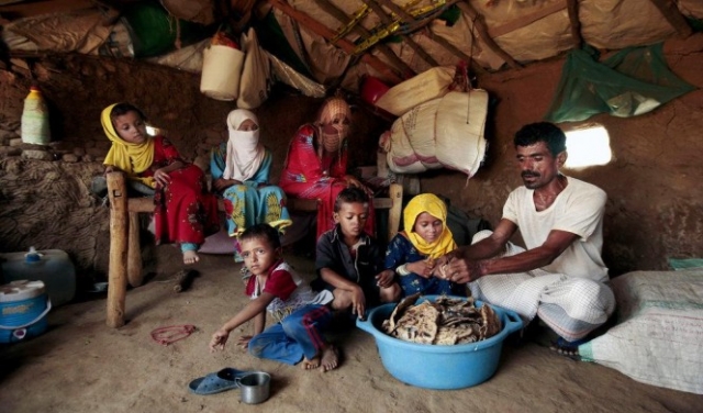 نزوح عشرات آلاف العائلات من الحديدة اليمنية