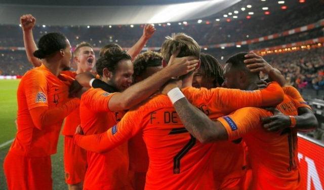 هولندا تهزم بطلة العالم بهدفين نظيفين