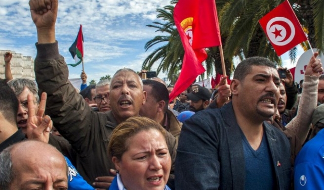 تونسيون يدعون لتظاهرة ضد زيارة 