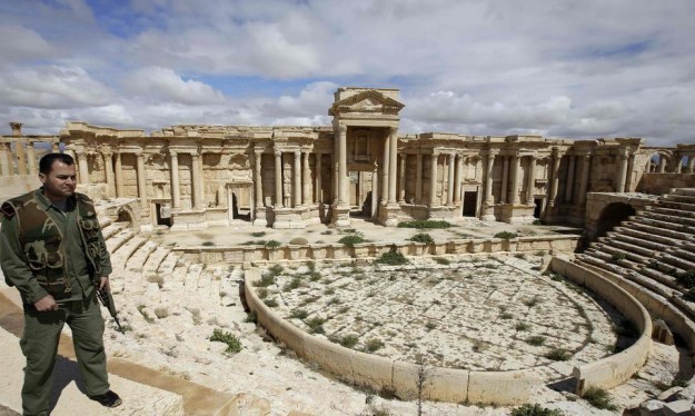 تحقيق لـ"التلفزيون العربي" يكشف عن سرقة آثار سورية 