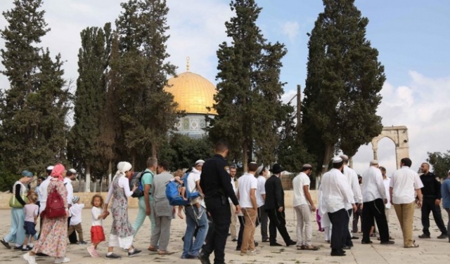 القدس: المستوطنون يقتحمون الأقصى 