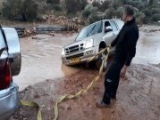 أمطار غزيرة في بلدات المثلث: إغلاقُ شوارع وانهيارُ صخور