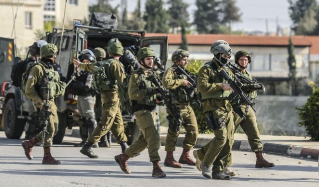 الاحتلال يعتقل 19 فلسطينيا ويقتحم رام الله
