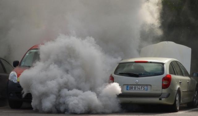 شركات تصنيع السيارات عثرة بطريق خفض الانبعاثات الغازية