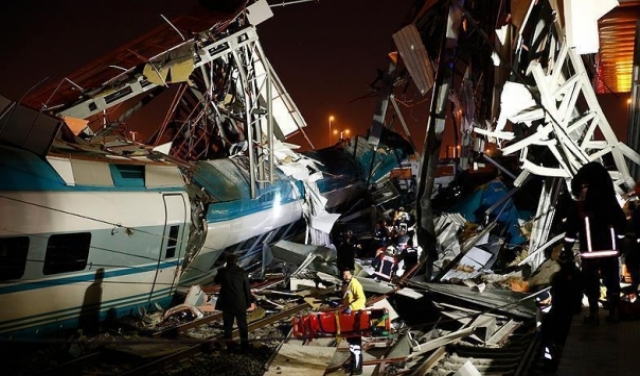 مصرع 9 أشخاص وإصابة العشرات في حادث قطار بأنقرة