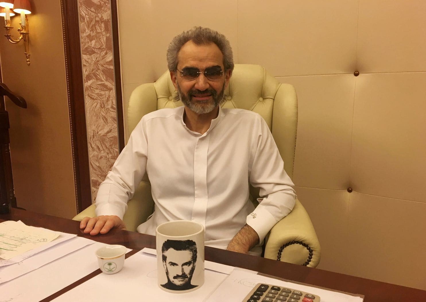 الوليد بن طلال من ضمن معتقلين أثار اعتقالهم مخاوف حول الأمان الاقتصادي في السعودية (رويترز)