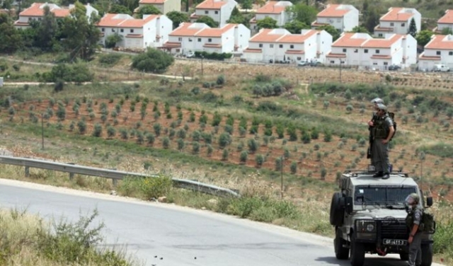 مستوطنون يزعمون شراء أرض من فلسطينيين قرب 