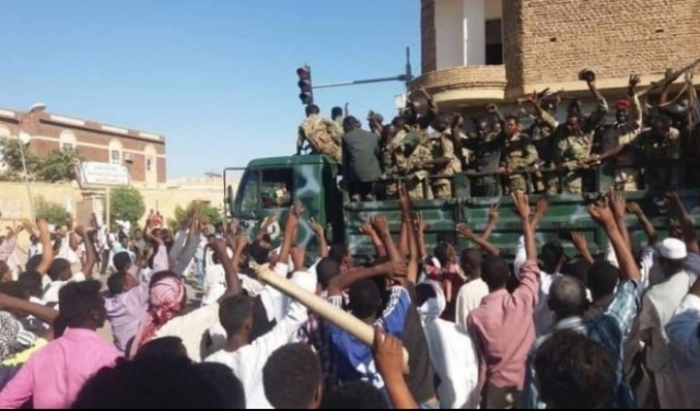 الخرطوم: قوات الأمن تفرق بالقوة متظاهرين 