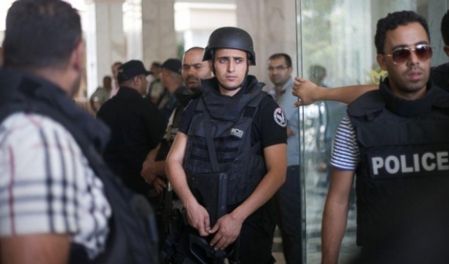 تونس: إرهابيان يفجران نفسيهما وسط البلاد
