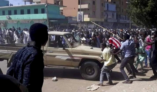  الشرطة السودانية تقمع تظاهرة تطالب باستقالة البشير