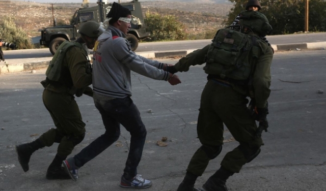 اعتقال ضابط و4 جنود بشبهة الاعتداء على فلسطينيين