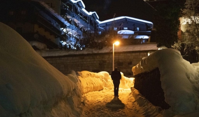 ألمانيا: الثلج يكسو الأرض وعمال جبال الألب يستنفرون
