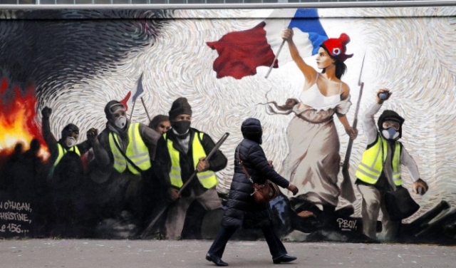 فرنسا: 80 ألفا من قوات الأمن في مواجهة السترات الصفراء