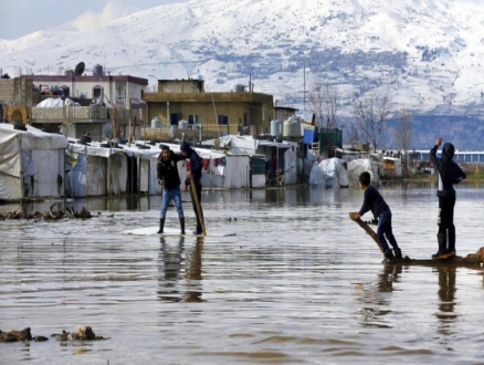 "حالة طوارئ بلدية" في لبنان لتخفيف معاناة النازحين السوريين