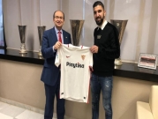 رسميا: النصراوي دبور لاعبا لإشبيلية الإسباني