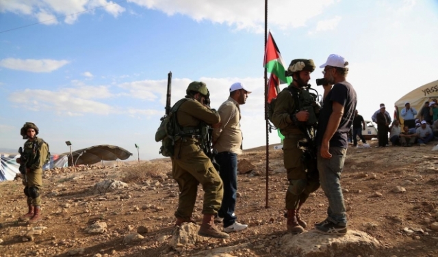 لائحة اتهام بحق ضابط و4 جنود اعتدوا على معتقلين فلسطينيين بداعي 